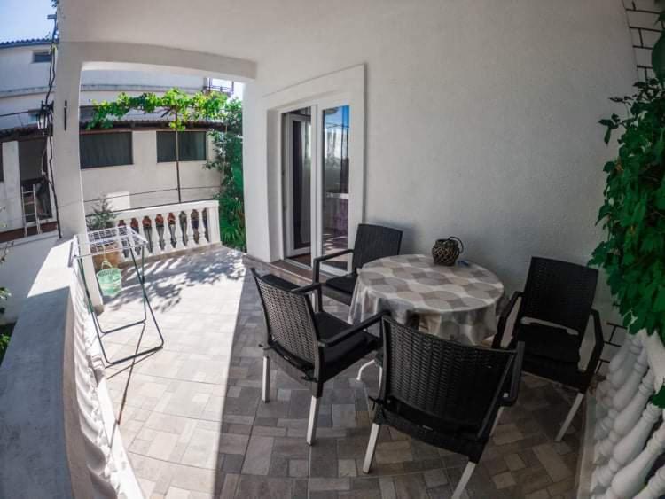 Apartmani Juricev Vodice Ngoại thất bức ảnh